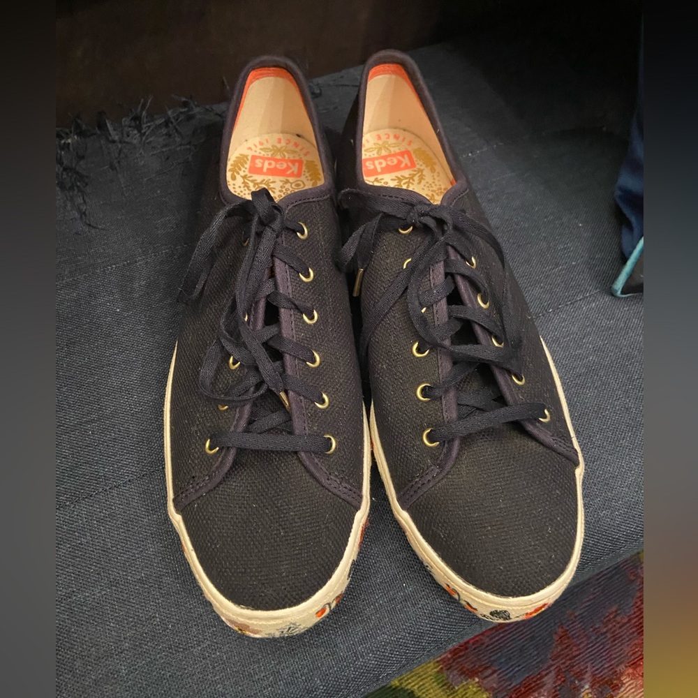 Ked’s X Rifle Paper Co Triple Kick Strawberry Fields Navy Lace Up Sneakers - Picture 3 of 13
